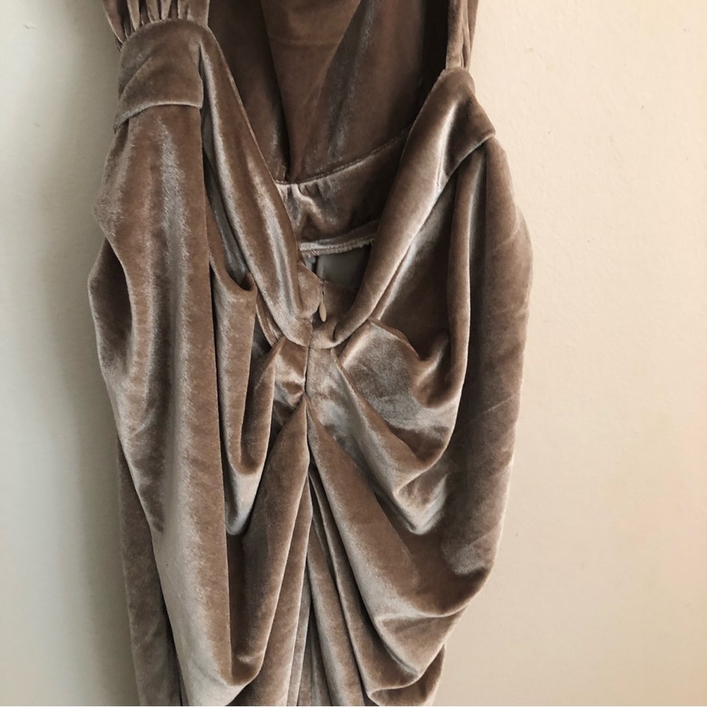 Velvet nude dress. Size small, very good condition. - Picture 7 of 9